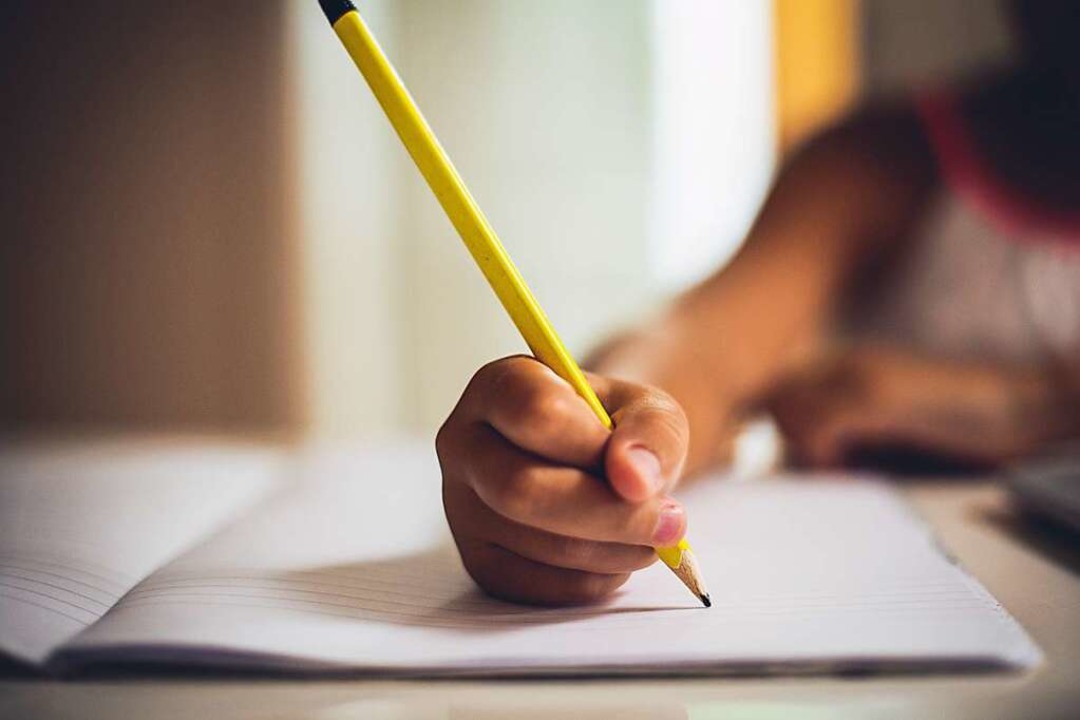 Kinder sollen von Anfang an viel schreiben &#8211; das hat Folgen.  | Foto: Mladen / stock.adobe.com