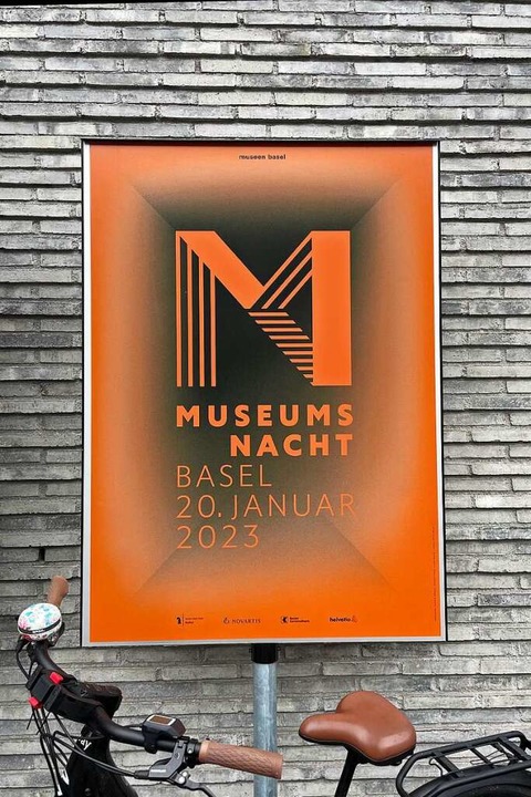 Das Plakat zur Museumsnacht 2023 setzt auf Neonfarben.  | Foto: Sophia Kaiser