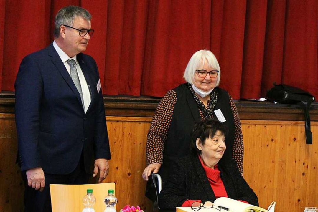 Anfang Februar 2022 besuchte Inge Auer...zinger Grundschule an der Kleinen Elz.  | Foto: Bodo Alaze