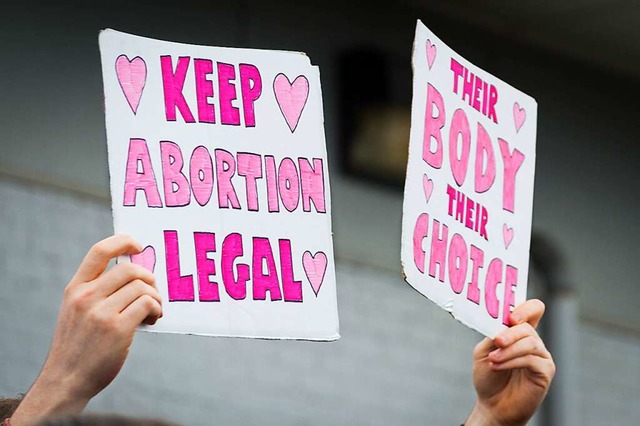 Befrworter eines entkriminalisierten Schwangerschaftsabbruchs  | Foto: Traci Hahn/adobe.com