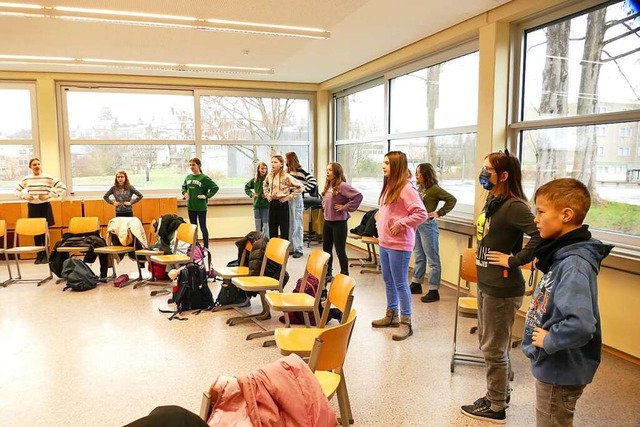 Viel Bewegung im Unterricht der Chorklasse der Klassenstufe sechs.  | Foto: Louisa Krieg