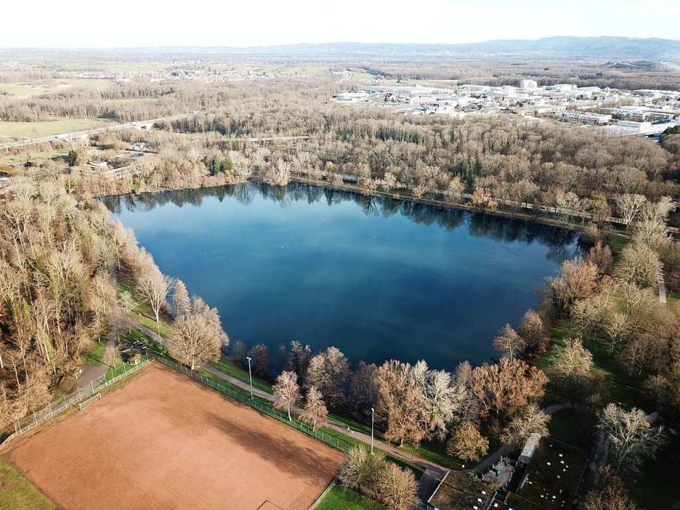 Im Moosweiher in Landwasser wurde ein ...roller &#8211; nicht &#8211; gefunden.  | Foto: Michael Saurer