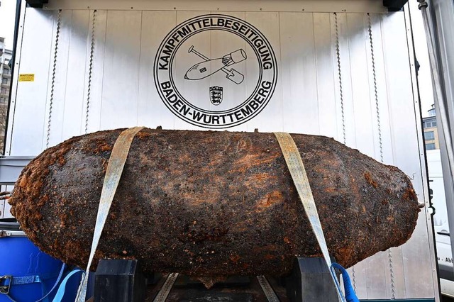 Da ist sie: Die 500 Kilogramm-Bombe wu... Samstagmorgen erfolgreich entschrft.  | Foto: Thomas Kunz