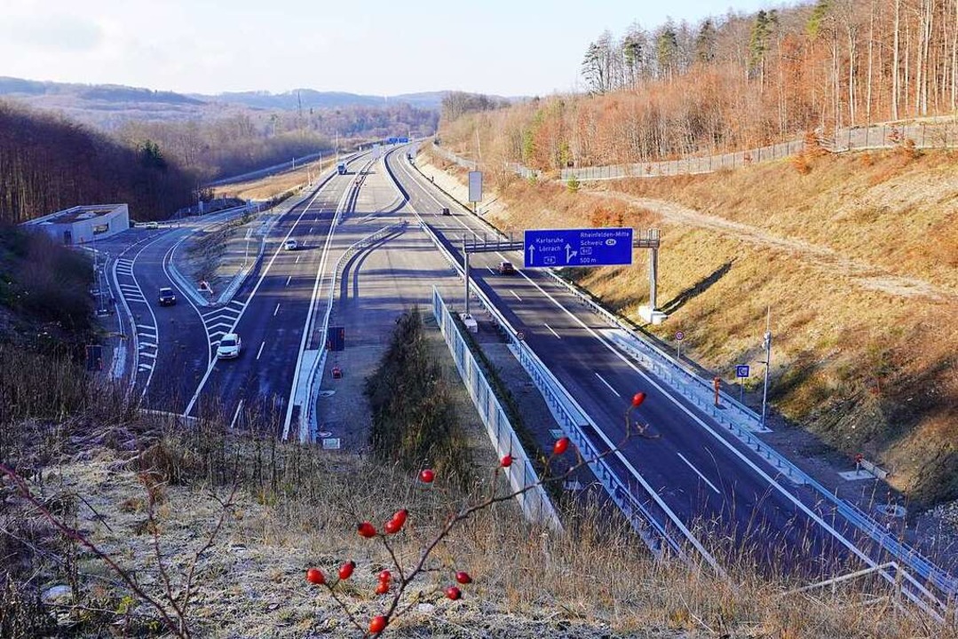 Die A98 führt seit Ende 2021 durch den 480 Meter langen Herrschaftsbucktunnel.  | Foto: Regierunsgpräsidium Freiburg