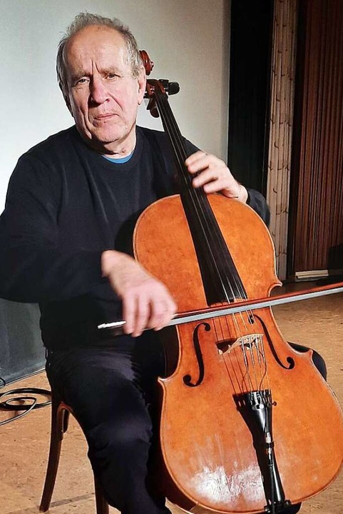 Auftritt in Lenzkirch: Matthias Deutschmann und sein Cello  | Foto: Heidrun Simoneit