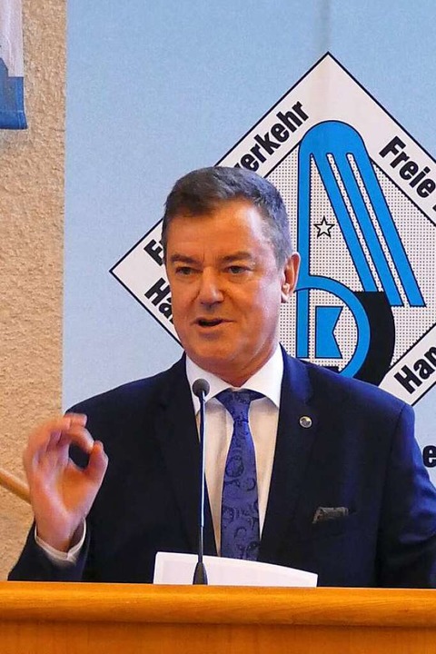 Bad Krozingens Brgermeister Volker Ki...isen Offenheit und Optimismus brauche.  | Foto: Frank Schoch
