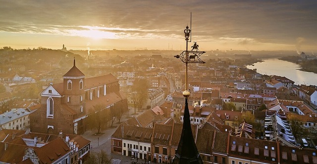 Blick ber die Dcher von Kaunas, der zweitgrten Stadt Litauens  | Foto: Andrius Aleksandravicius