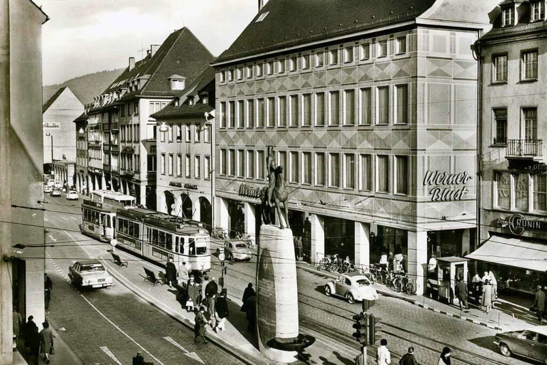 Der erste Neubau nach  Zerstörung des Vorgängerbaus im Zweiten Weltkrieg.  | Foto: Archiv Manfred Gallo