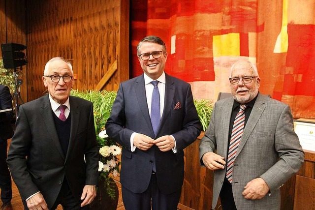 Ewald Kaiser, Brgermeister Tobias Ben...ung im Haus der Begegnung (von links).  | Foto: Rolf Reimann