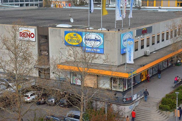 Wegen vieler Fremdparker gilt ab Freit...ring-Kaufhauses eine Gebhrenregelung.  | Foto: Hannes Lauber