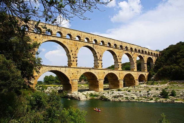 Prachtvoll und imposant: Der Pont du G...nen rmischen Bauwerke in ganz Europa.  | Foto: M-TOURS Erlebnisreisen GmbH