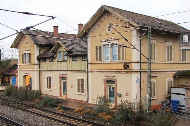 Das Bahnhofsgebäude in Lörrach-Haagen steht zum Verkauf