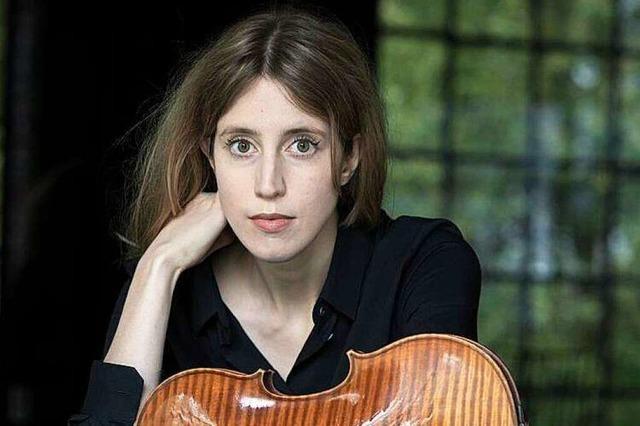 Die Geigerin Vilde Frang tritt mit dem SWR Symphonieorchester in Freiburg auf