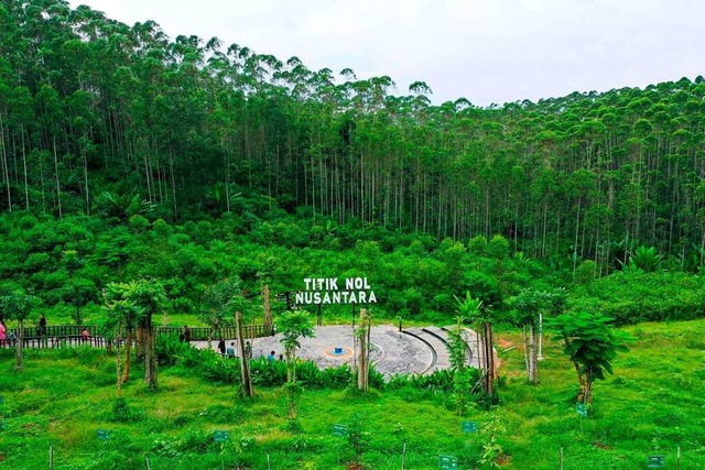 In Borneros Regenwald entsteht &#8222;...llionen Brgerinnen und Brger wohnen.  | Foto: ADEK BERRY (AFP)