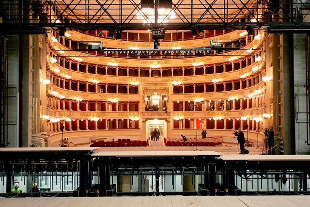 Eines der berhmtesten Opernhuser erl...als Michael Gttler am Dirigentenpult.  | Foto: Matteo Bazzi