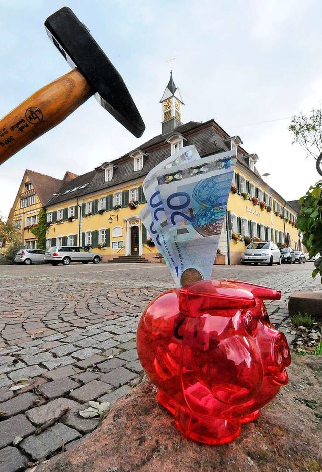 Dem Sparschwein der Gemeinde Teningen droht die Schlachtung.  | Foto: Markus Zimmermann               