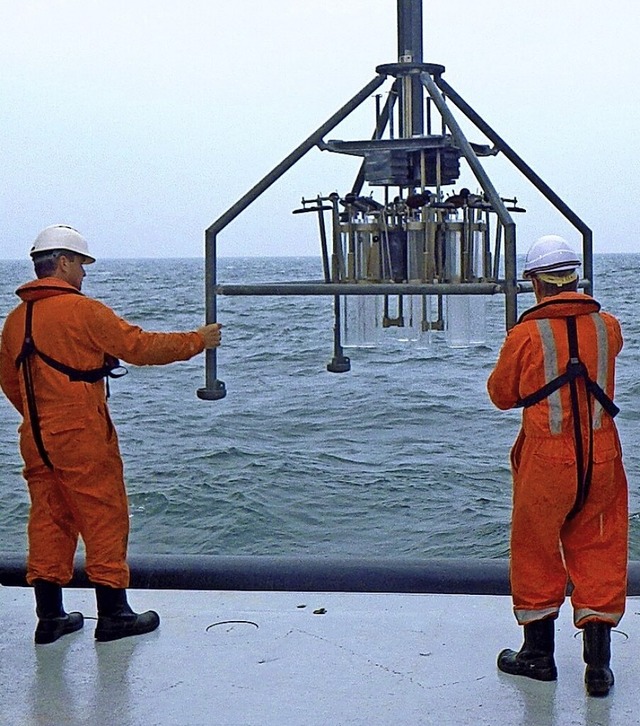 Sedimentkerne werden gehoben.  | Foto: Bundesamt fr Seeschifffahrt und Hydrographie (BSH)