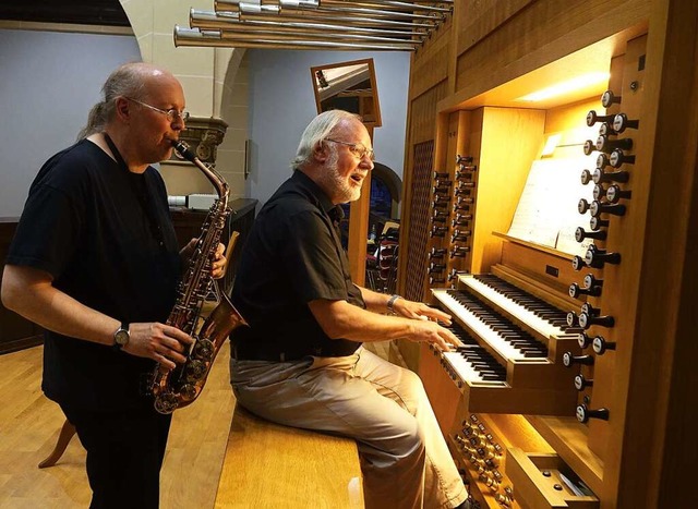 Heinzpeter Schmitz an der Orgel und Ra...sonderen Konzerte in der ConBoni-Reihe  | Foto: Roswitha Frey