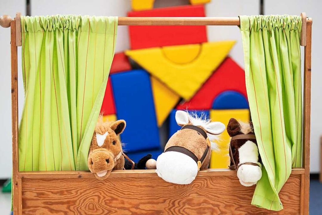 Puppentheater sind besonders bei Kindern beliebt.  | Foto: Friso Gentsch (dpa)