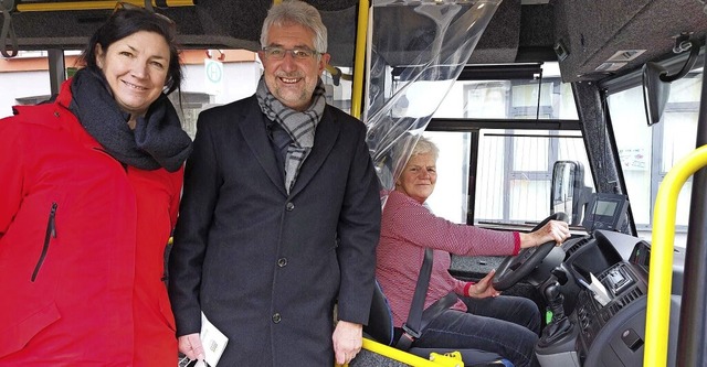 Die Umweltschutzbeauftragte Irina Schu...inks) bei der Fahrt am Freitagmorgen.   | Foto: Michael Gottstein