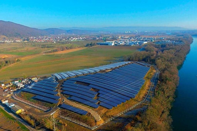 Der Solarpark Herten ist die bislang g...-Photovoltaik-Anlage im Kreis Lrrach.  | Foto: EWS Schnau