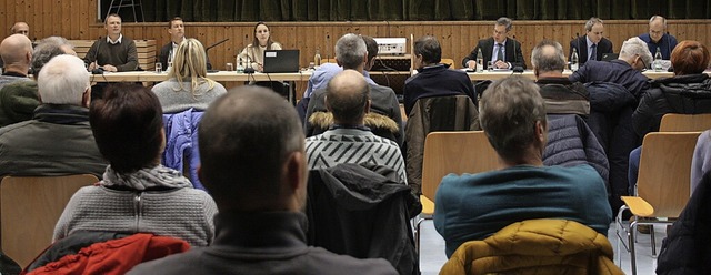 Das Interesse an der Brgerversammlung... Vertretern des Landratsamts war gro.  | Foto: Christiane Franz