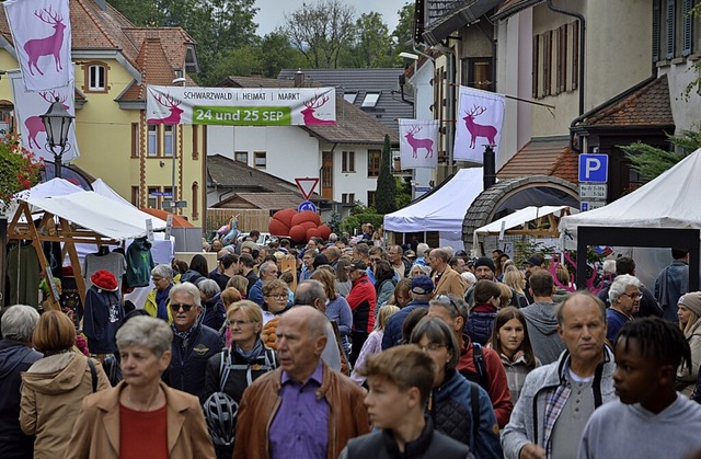Besuchermagnet 2022: Der Schwarzwaldheimatmarkt in Elzach  | Foto: Tobias Winterhalter