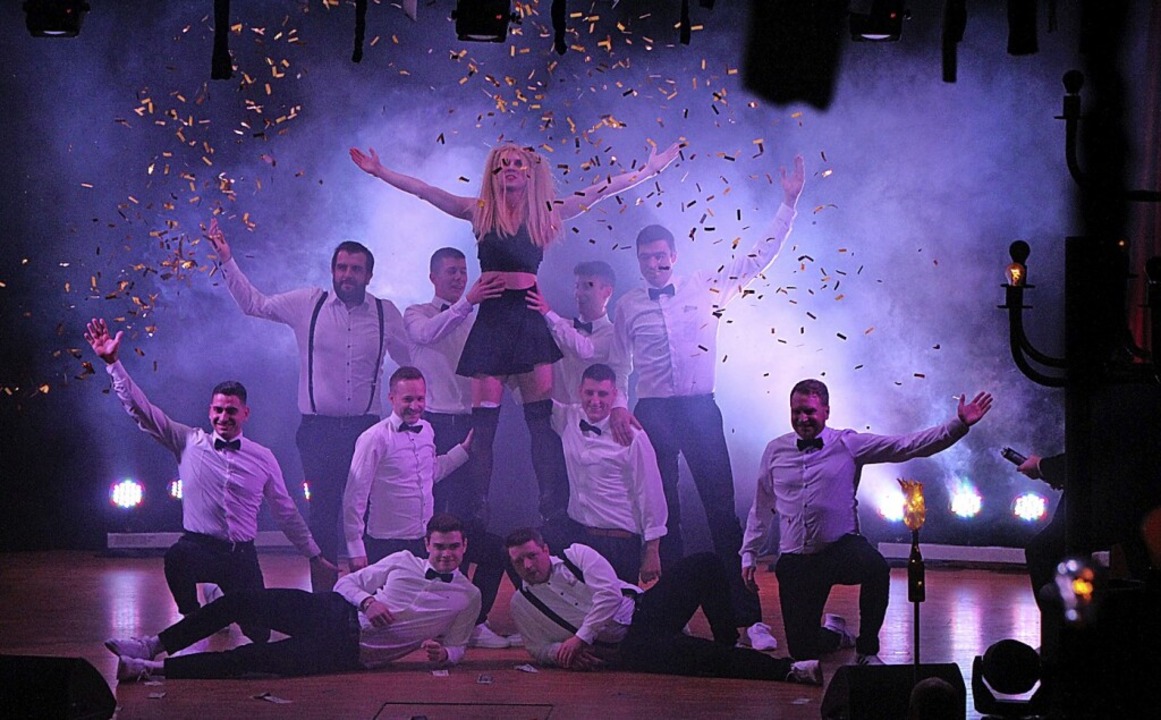 Es gab diverse Show-Einlagen, etwa vom Sportverein <ppp></ppp>  | Foto:  Yvonne Wrth