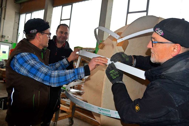 Teamarbeit ist beim Bau des Wagens gef...ch ist nicht zu erahnen, was entsteht.  | Foto: Christiane Sahli