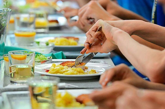 Ob es ab Februar noch warmes Essen fr...geben wird, ist fraglich (Symbolfoto).  | Foto: Franziska Kraufmann