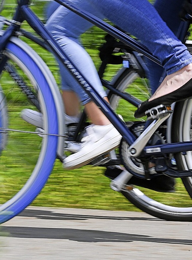 Mehr Schwung beim Radverkehr fordern die Grnen.  | Foto: Hendrik Schmidt (dpa)