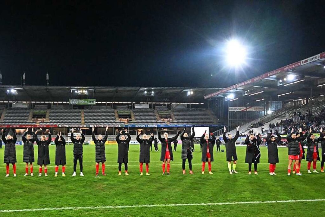 Die SC-Frauen fhlen sich wohl im Drei...it einem 4:1-Sieg fr den SC Freiburg.  | Foto: Achim Keller