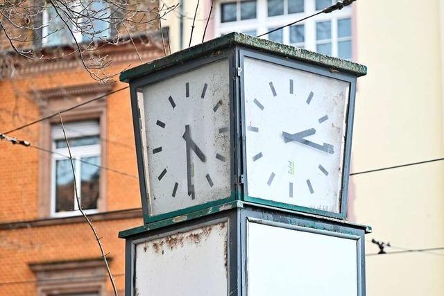 Wie werden Freiburgs ffentliche Uhren eingestellt und warum gehen sie mitunter falsch?