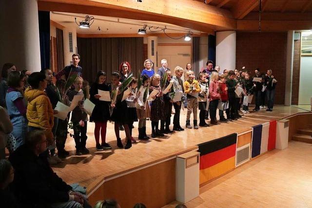 Mllheimer Grundschler feiern 60 Jahre lyse-Vertrag