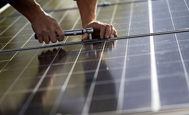 Der Todtmooser Bauhof soll dieses Jahr eine Photovoltaikanlage bekommen.  | Foto: Marijan Murat (dpa)