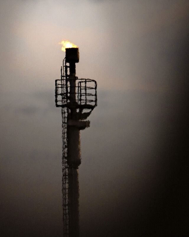 Die Gasspeicher, im Bild der im nieder...n Institute eine Rezession befrchtet.  | Foto: Sina Schuldt (dpa)