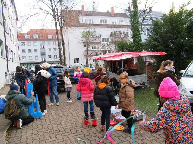 Das Spielmobil im Einsatz in der Offenburger Oststadt  | Foto: Susanne Kerkovius
