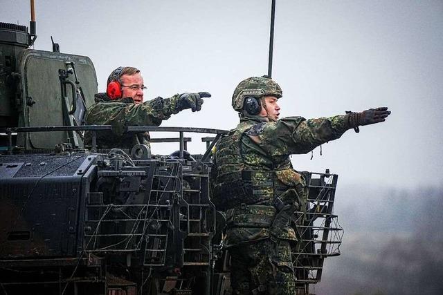 Pistorius will Leopard-2-Panzer möglichst noch im März liefern