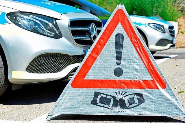 Ein Unfall auf der B317 bei Lrrach bremst den Berufsverkehr aus