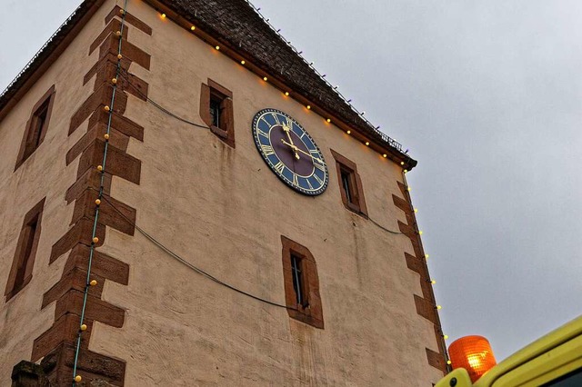 In den Farben der Narrenzunft Endingen...ittwoch wurden die Lampen installiert.  | Foto: Martin Wendel