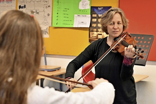 Bratschenunterricht mit Lehrerin Sonja Hllger in der Emil-Thoma-Realschule  | Foto: Michael Bamberger