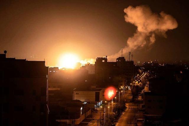 Israel fängt Raketen aus Gaza ab und greift mit Kampfflugzeugen an