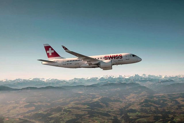 Ein Airbus A220 der SWISS trgt den Na...heinfelden Schweiz  quer durch Europa.  | Foto: Tourismus Rheinfelden