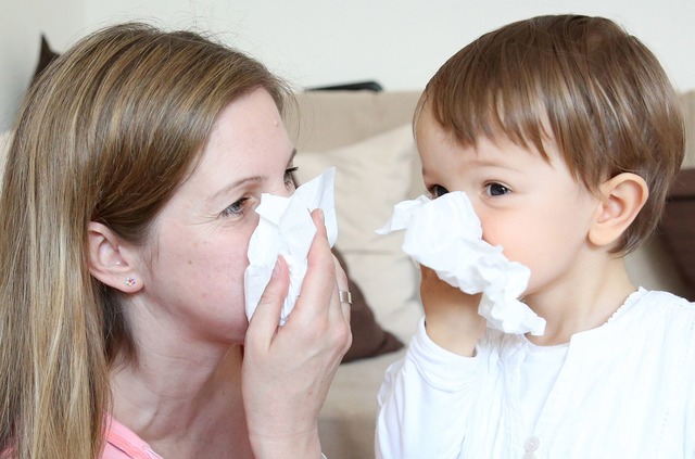 Die Hand-Fu&szlig;-Mund-Krankheit ist ...;ltere Kinder oder Erwachsene treffen.  | Foto: Bodo Marks/dpa-tmn
