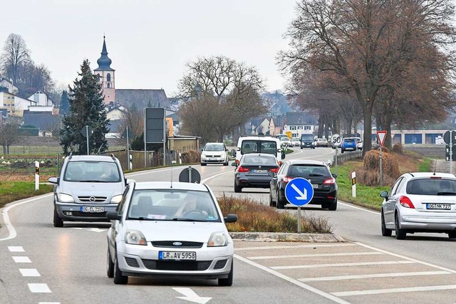 Die Bundesstrae zwischen Kippenheim u... im April und Mai halbseitig gesperrt.  | Foto: Endrik Baublies