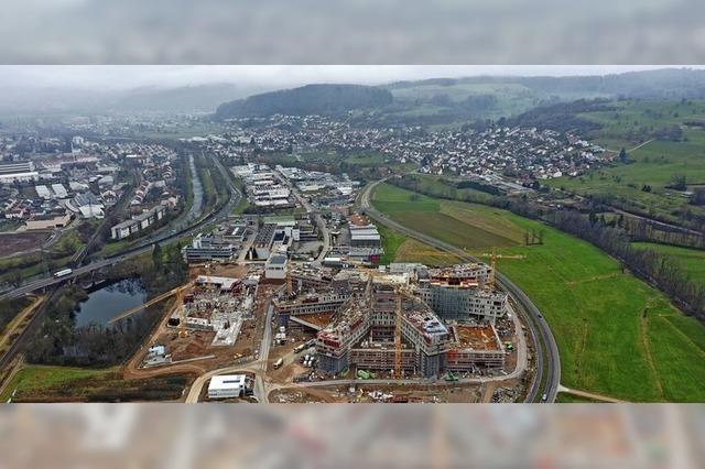 Die Klinikbaustelle von oben betrachtet