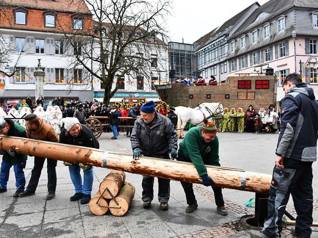 Impressionen vom Narrenbaumstellen in Lrrach