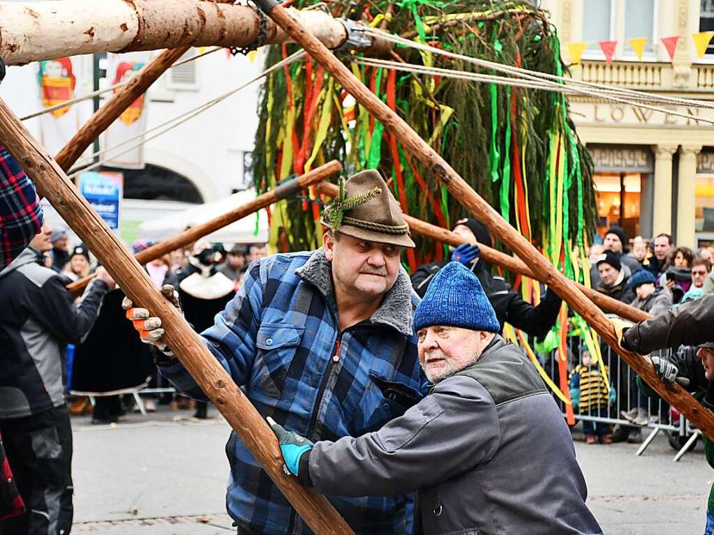 Impressionen vom Narrenbaumstellen in Lrrach