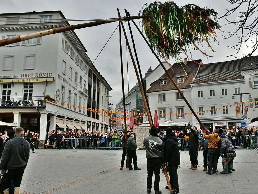 Impressionen vom Narrenbaumstellen in Lrrach