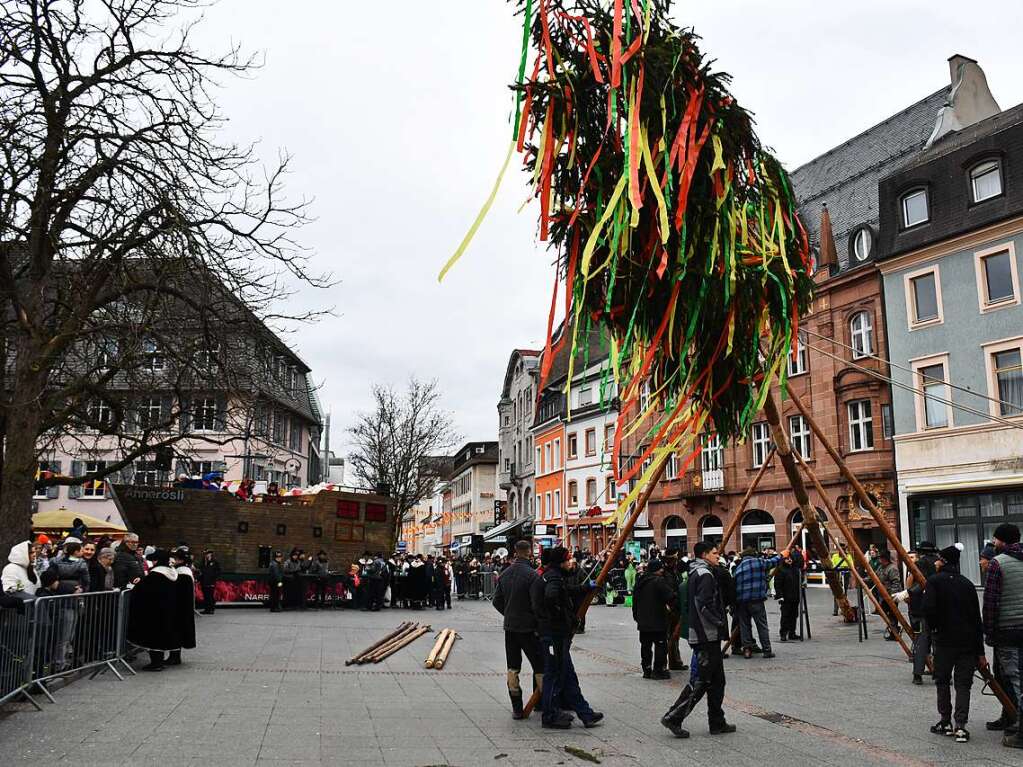 Impressionen vom Narrenbaumstellen in Lrrach